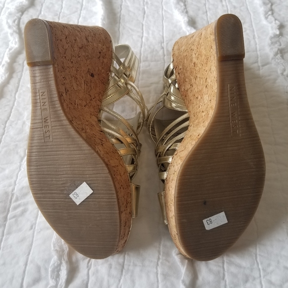 Nine West Gold Cork Wedge Sandals 10M EUC - Picture 11 of 15